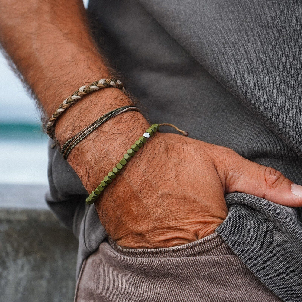 Pura Vida - MEN'S COATED HEMATITE STRETCH BRACELET