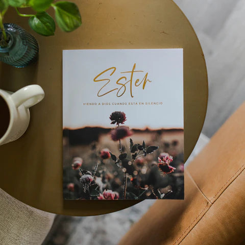 Daily Grace- ESTER | VIENDO A DIOS CUANDO ESTÁ EN SILENCIO | ESTHER SPANISH EDITION