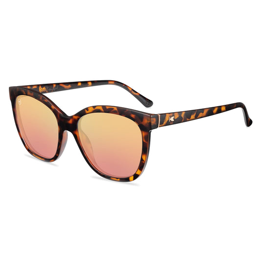 https://cdn.shopify.com/s/files/1/1356/7869/files/affordable-sunglasses-matte-tortoise-deja-views-flyover_459f1c21-0dae-47bf-bcdc-3c266e2296f9.jpg?v=1775684364