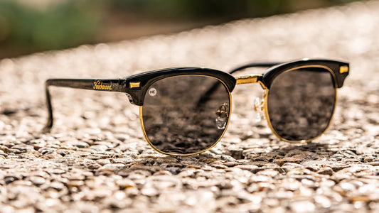 Glossy Black & Gold Brooklines
